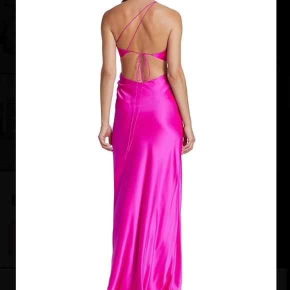 Assymeyrical pink backless gown! Stunning! Stunning! Stunning! - Picture 6 of 7